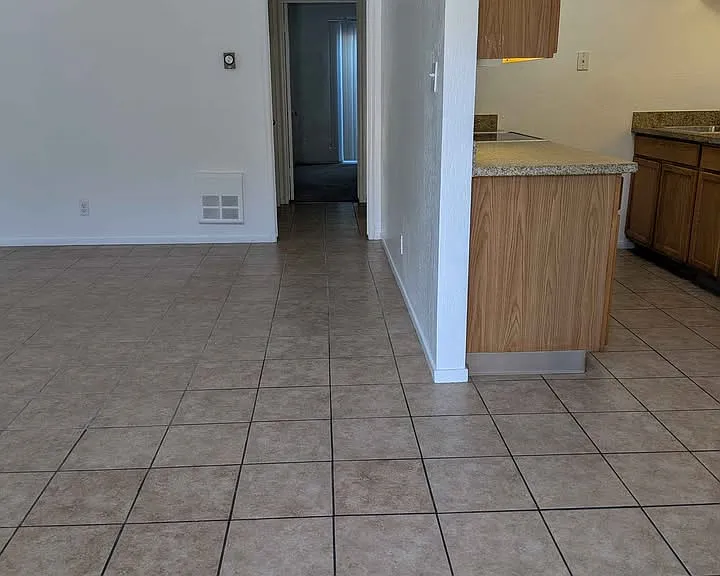 225 Couch St #1 — Photo 4