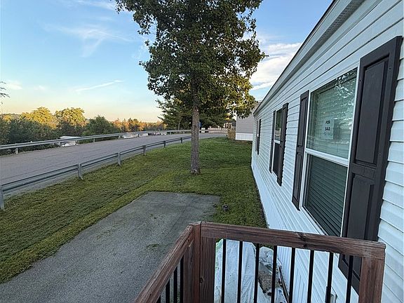 4th image of 697 Regent Dr