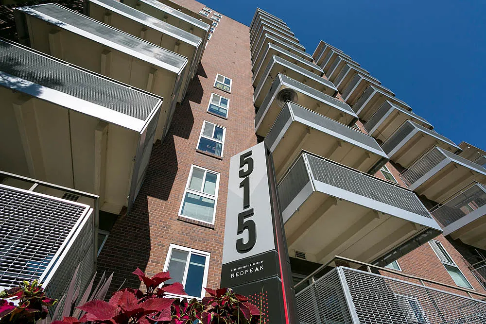 515 Clarkson — Photo 1