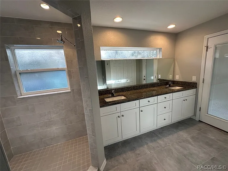 5825 N Larkspur Way — Photo 8