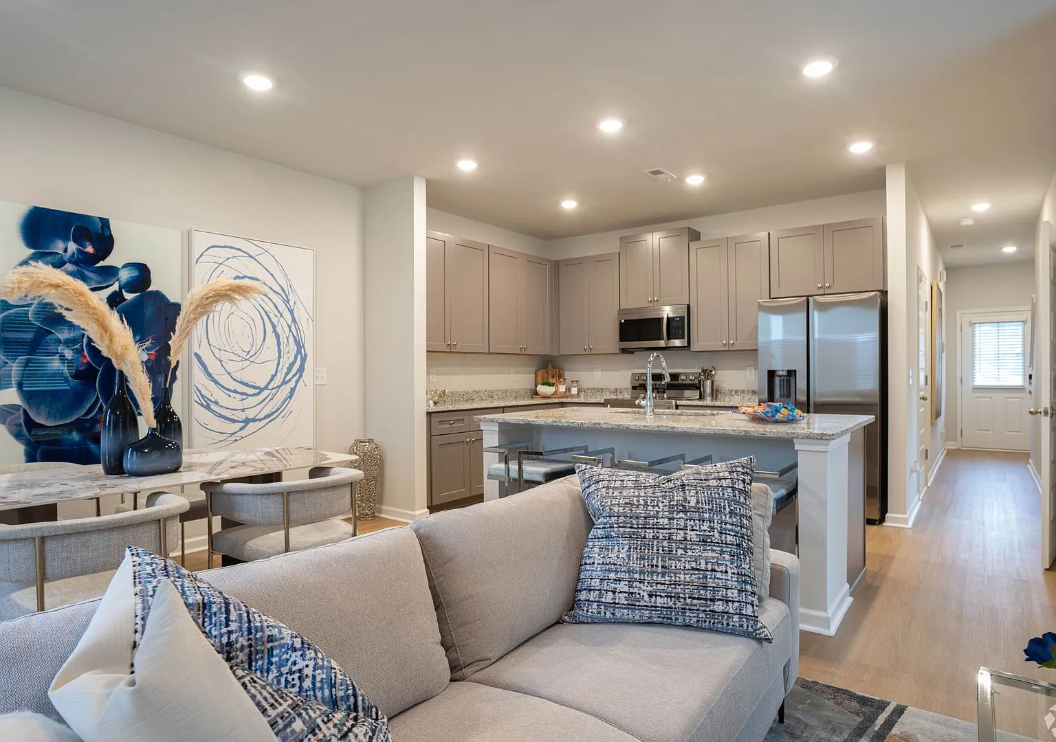 Brand New 3 Bed 2.5 Bathroom Townhomes In Calhoun! — Photo 4