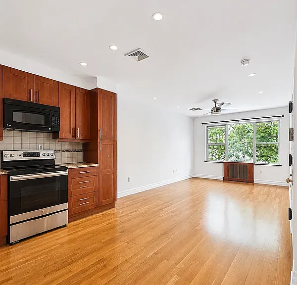 22-38 43rd St #2 — Photo 3