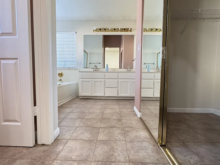 15680 Atlantus Ave — Photo 10