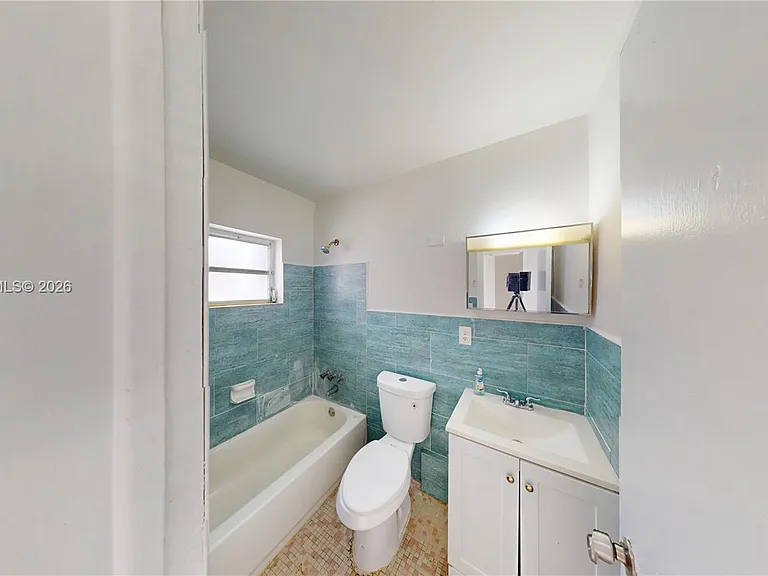 6811 SW 16th St — Photo 7