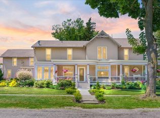 461 5th St, Manistee, MI 49660