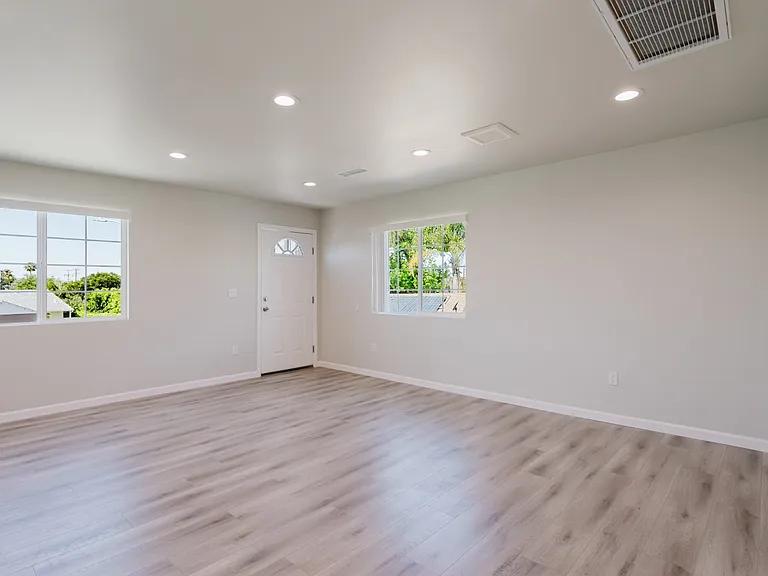 14947 Marson St — Photo 10