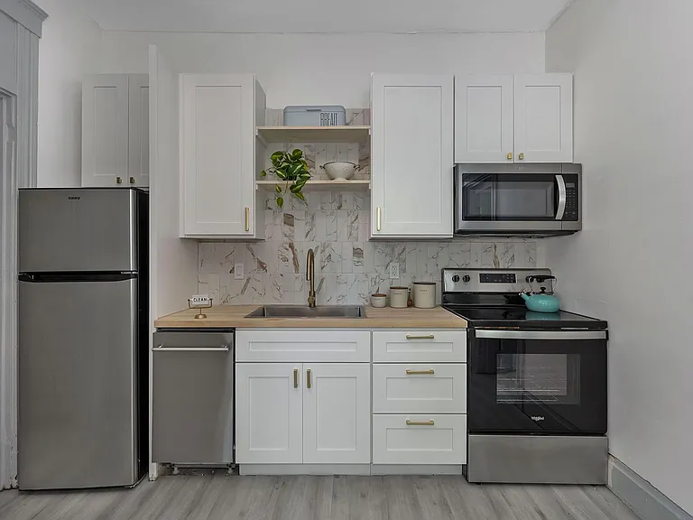 4431 Allison St #6 — Photo 1