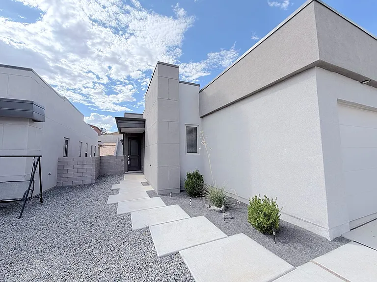 5777 Cosmo Ct NE — Photo 26
