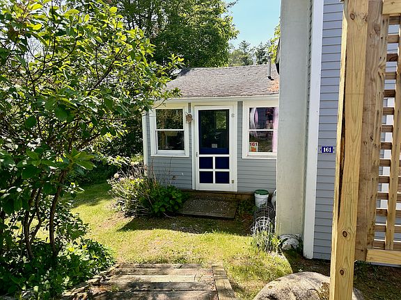 steps down to enterance door