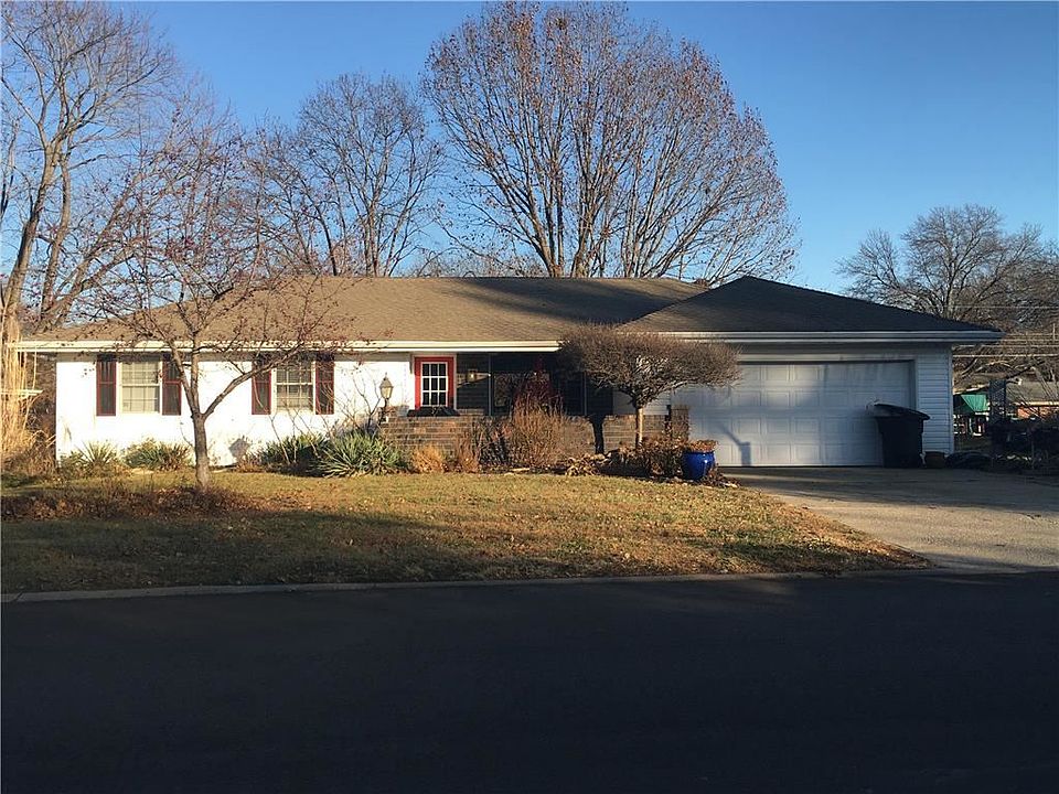 1st image of 1609 Wayne Dr