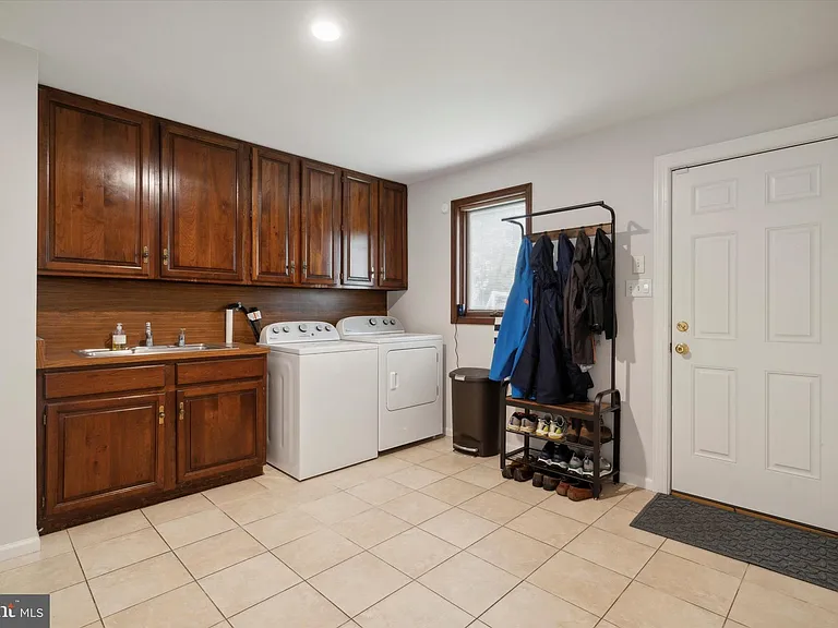 1530 Briar Hill Rd — Photo 16