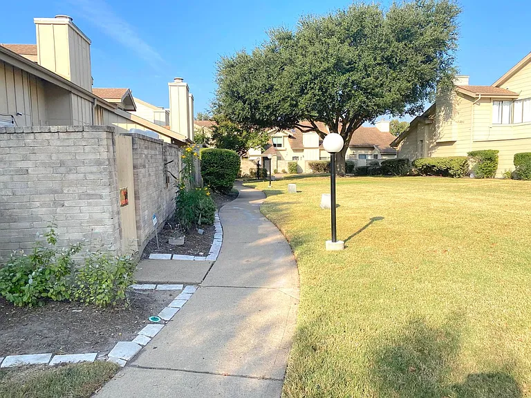 3166 Windchase Blvd — Photo 2