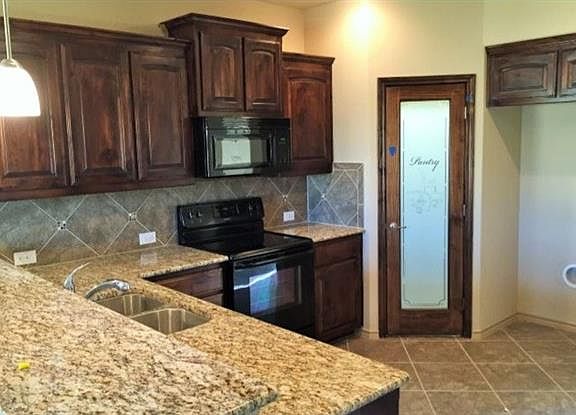 4th image of 1045 Meadow Scape Dr