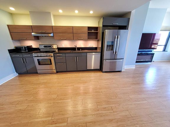 4th image of 88 E San Fernando St APT 1600