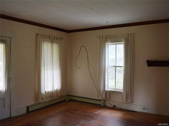 2nd image of 6085 Railroad St