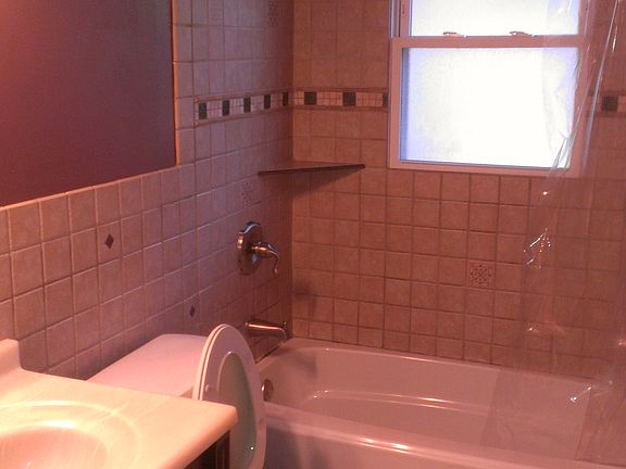 5th image of 623 Rosewood Dr