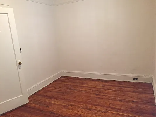 Rented by Realty 2000 Corp | media 2