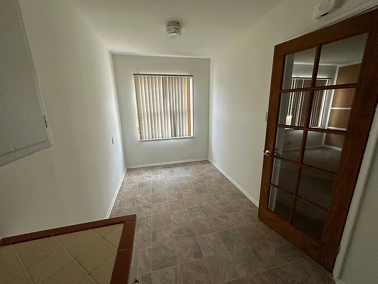 24982 Court St #B — Photo 6