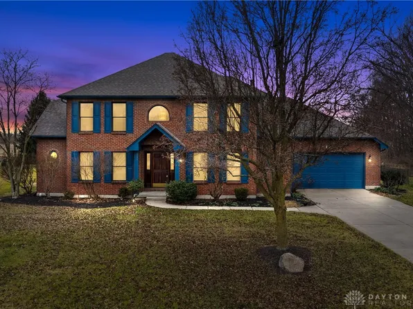 231 Old Carriage Dr, Englewood, OH 45322