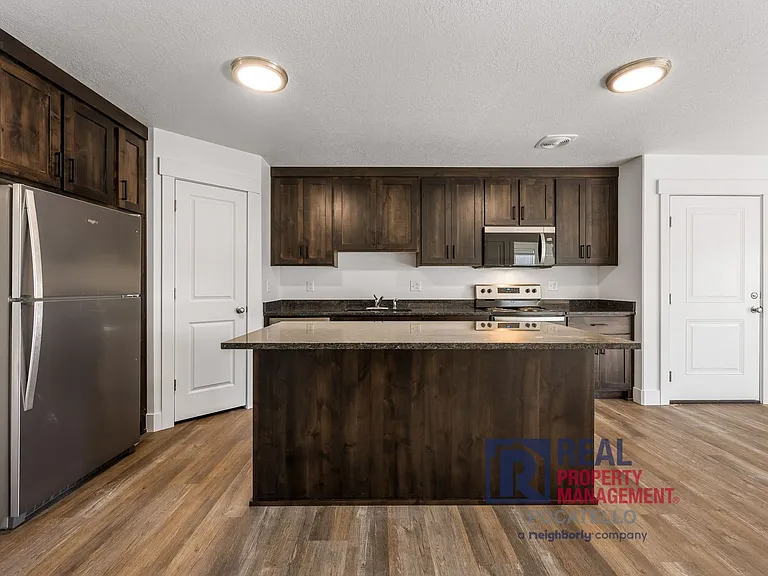 110 W Siphon Rd #BLD-3 — Photo 2