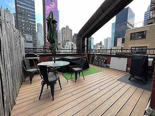 5th image of 123 E 54th St #D