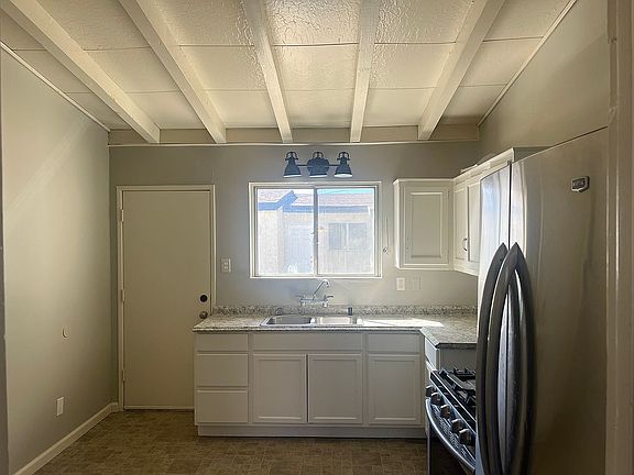 2nd image of 559 W Avenue H8
