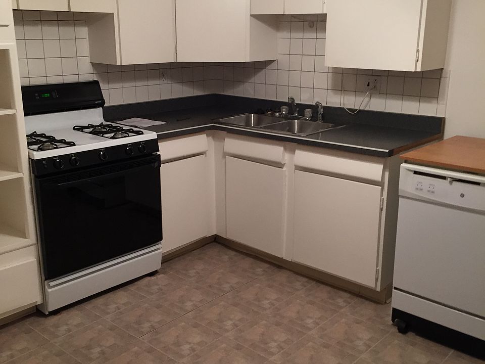 2nd image of 833 E Ellsworth Ave APT 105