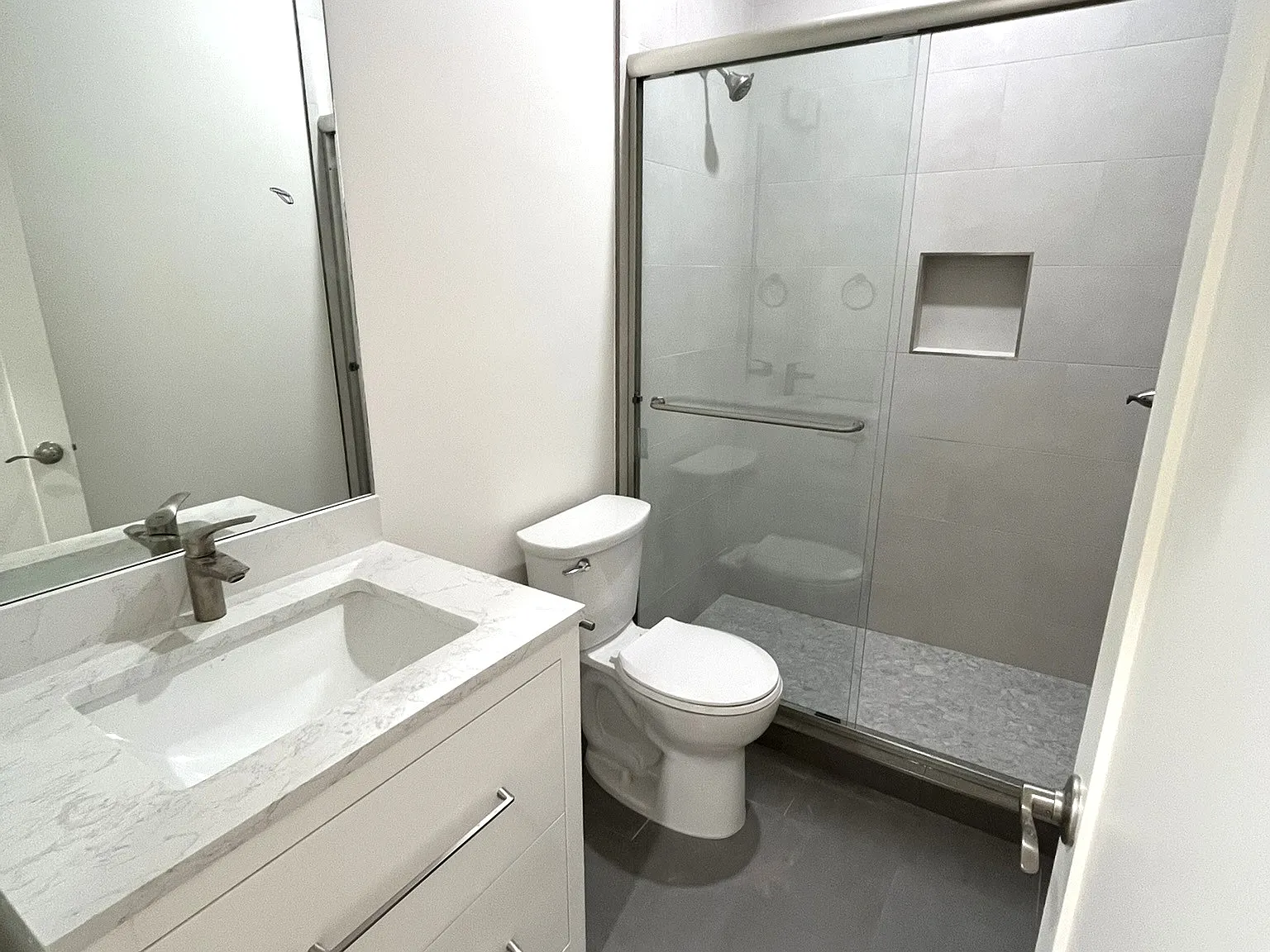 1 bed, 455 sqft, $3,900 — Photo 3