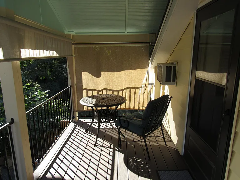 705 W Markham Ave #B — Photo 17