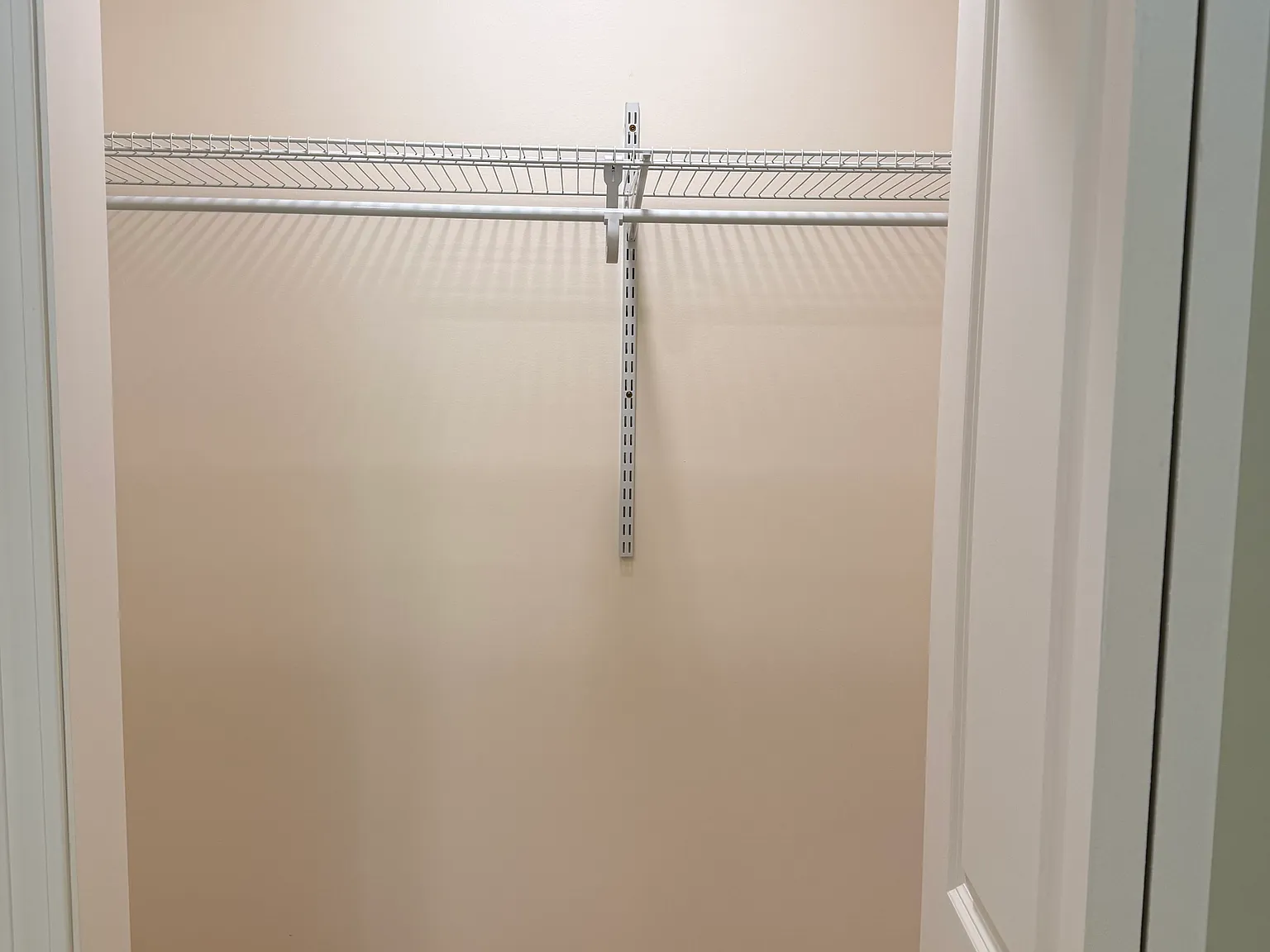 1 bed, 916 sqft, $1,575 — Photo 4