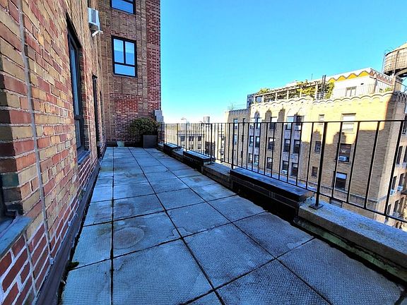 2nd image of 752 W End Ave #18HH