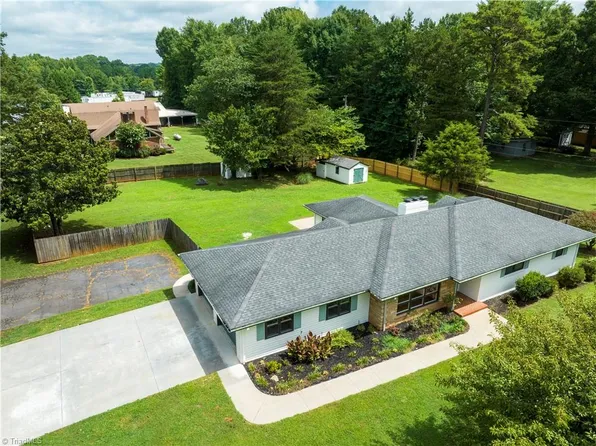 1253 Rainbow Rd, Advance, NC 27006