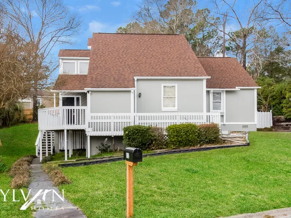 112 W Lake Dr, Lexington, SC 29073