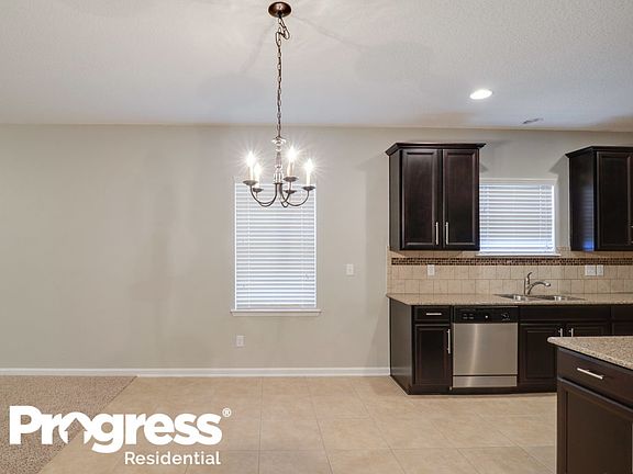 4th image of 109 Woodfield Ln