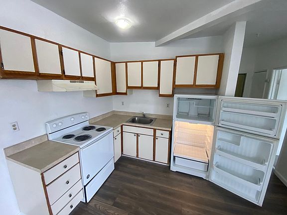 4th image of 2601 Center Ave APT 210