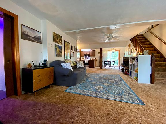 3rd image of 9070 Walnut Dr