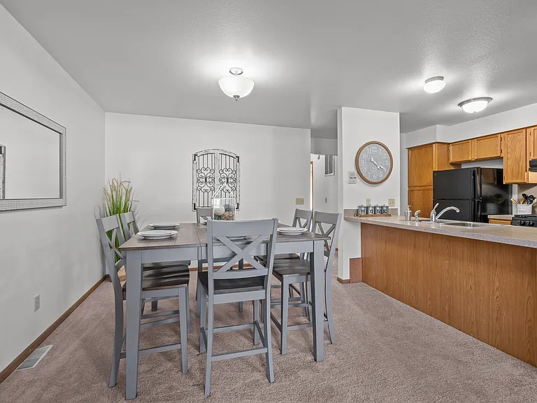 Meadow Springs Apartments — Photo 1