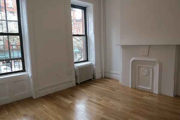 Rented by Manhattan Best Realty, Inc. | media 12