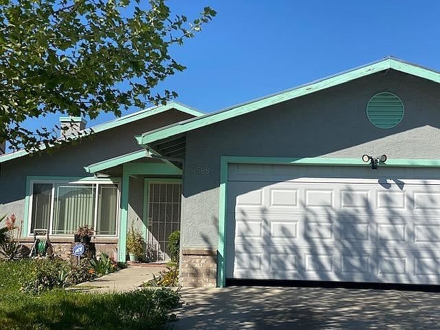 1st image of 1588 Laguna Cir