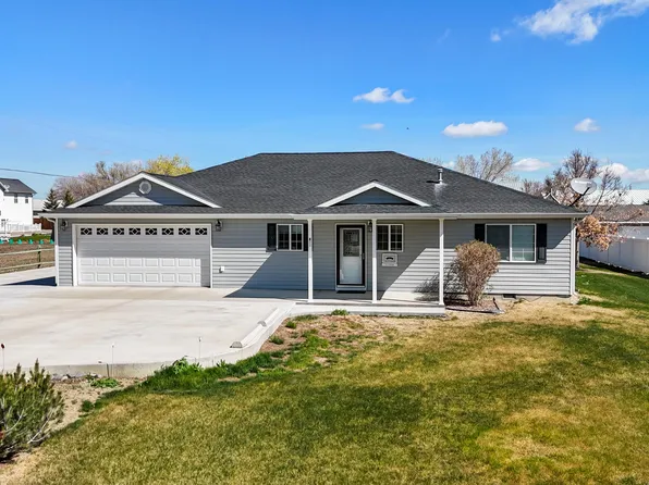 895 Roney Ave, Powell, WY 82435