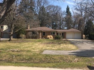 6162 Peninsula Dr, Traverse City, MI 49686