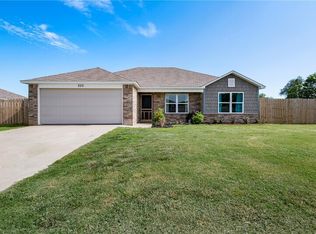 825 NW 68th Ave, Bentonville, AR 72713