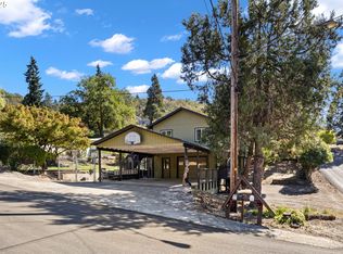 1416 SE Sanford Ave, Roseburg, OR 97470