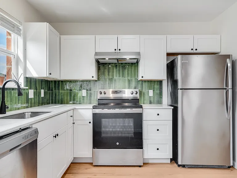 3504 SW Landau Ct #1 — Photo 5
