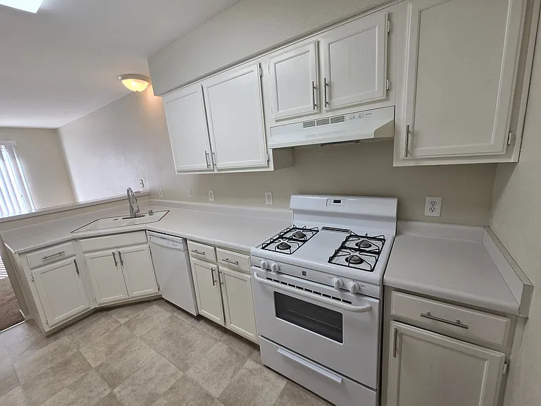 2804 Crystal Lantern Dr — Photo 7
