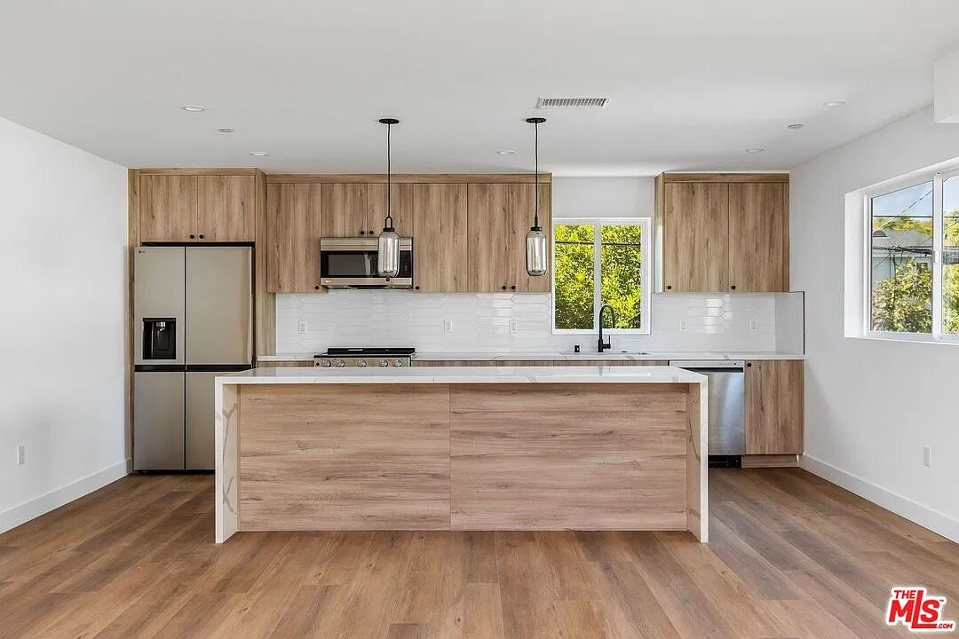 3 bed, 2.5 bath, 1628 sqft, $6,500 — Photo 4