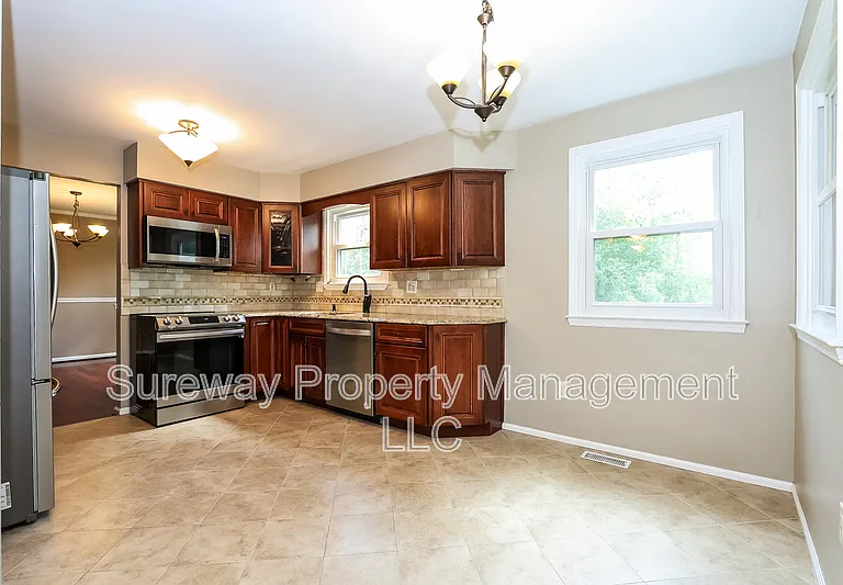 44 Red Oak Dr — Photo 8