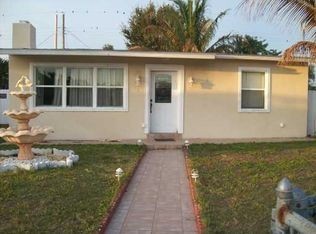 517 Beech Rd S, West Palm Beach, FL 33409