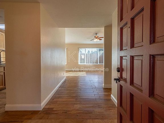 3rd image of 2414 Shropshire Dr