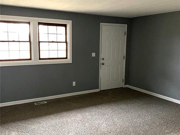 3rd image of 7349 Belle Plain Dr